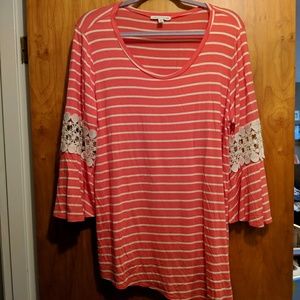 Super cute Notations striped top with lace size XL